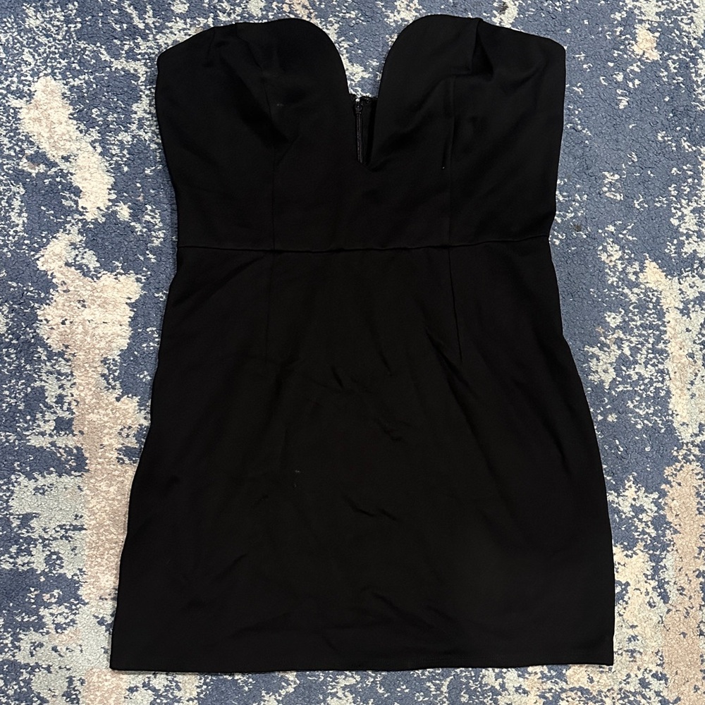 Chic Black Strapless Dress